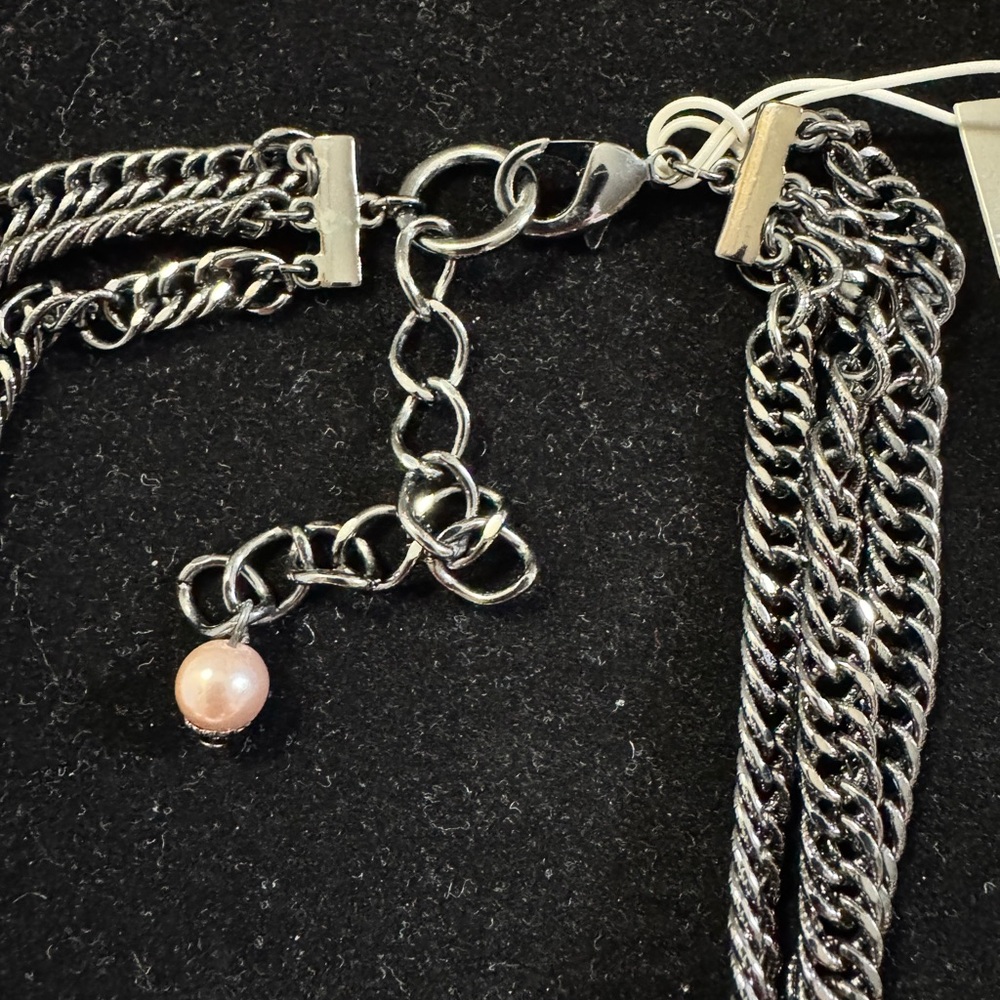 Lucy & Laurel Gunmetal Faux Pearl Statement Necklace Peach and Champagne NWT - Picture 2 of 4